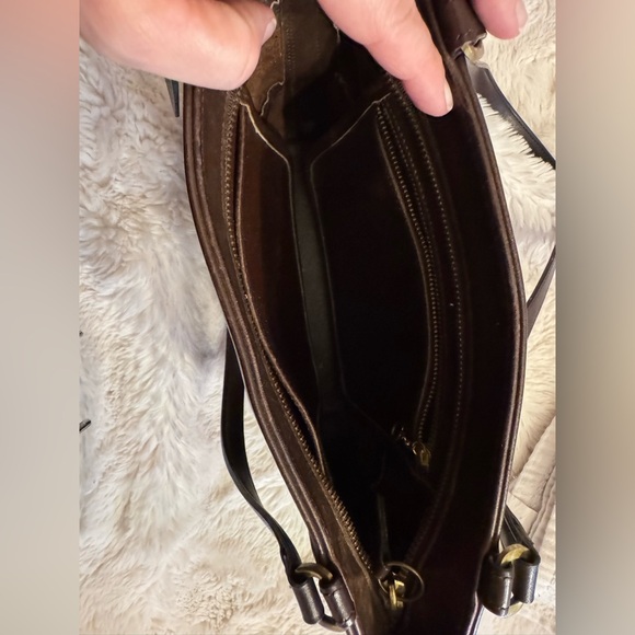 COACH purse! Vintage brown coach purse used in great condition. - Picture 6 of 11